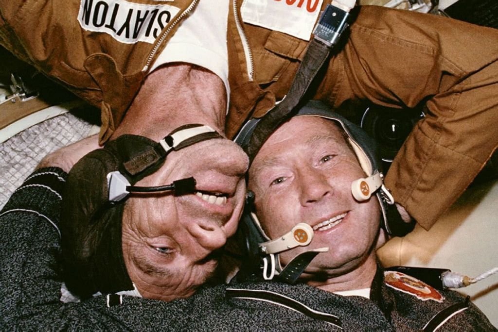 列昂诺夫是人类太空行走第一人,为何他在苏联的知名度要次于加加林?