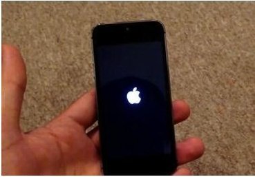 苹果手机开不了机就是黑苹果白屏是怎么回事