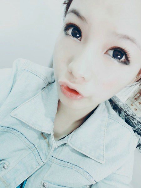 情侣QQ皮肤 一人一张 的 求大神帮帮忙啊。谢了