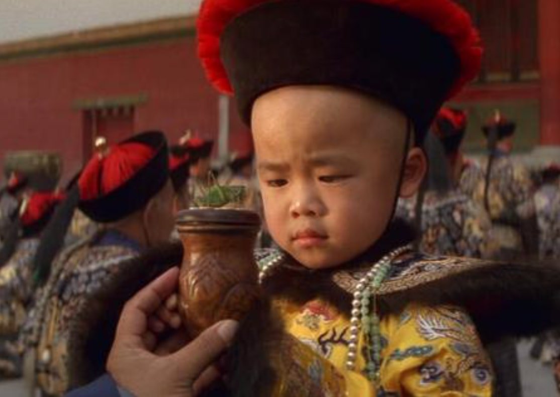 末代皇帝“溥仪”身体被胆大的宫女掏空！他的童年究竟经历了什么？