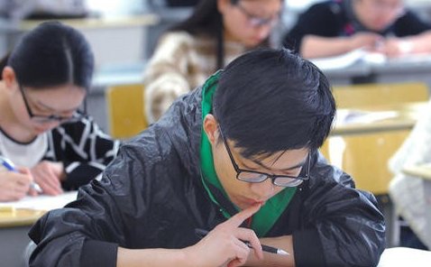 2021年自考本科报名时间是什么时候？