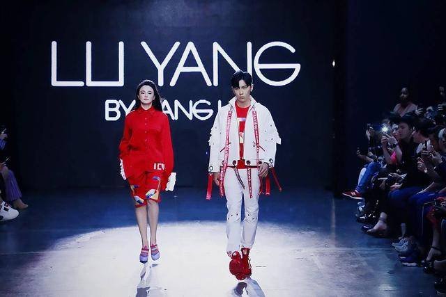 如何评价《妓院里的中国姑娘》?