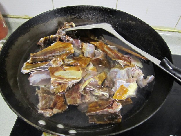 腊鸭火锅的做法