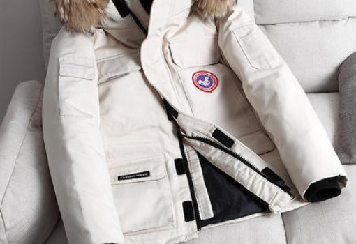 棉服VS羽绒服，到底哪个更保暖