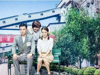 老妹啊你等会啊咱俩过个门啊叫什么歌名