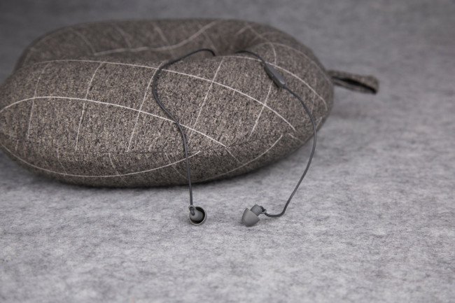 戴耳机时间长了耳朵为什么会疼？该怎么解决？