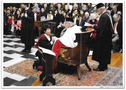 网上流传邓亚萍赔了20亿的说法，是真是假呢？