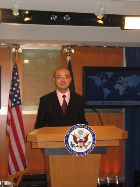 谁能给我提供顾剑（21cn的副总编辑）的详细个人介绍。类似于几岁。未婚还是已婚等照片资料。高分悬赏！！