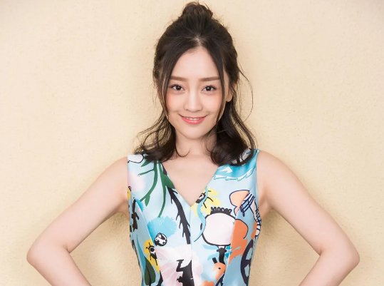 何花年龄多大？,