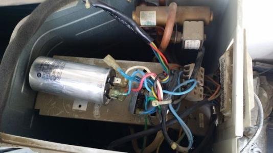 空调室外机电容接法