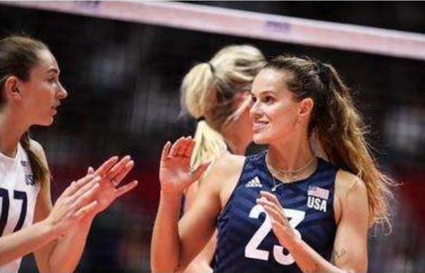 美国女排罗宾逊，是未来美国排球的擎天柱吗？