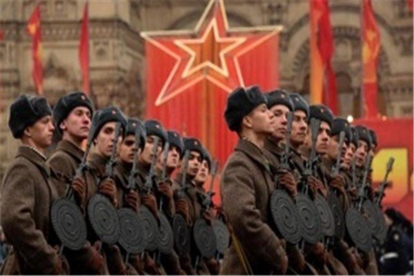 纳粹头目海德里希遇刺身亡,为何几千人为其陪葬?