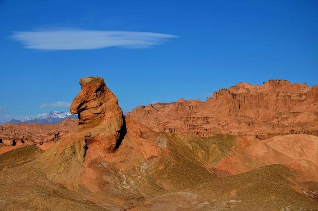 新疆的魔鬼城在什么地方?距离克拉玛依有多远?
