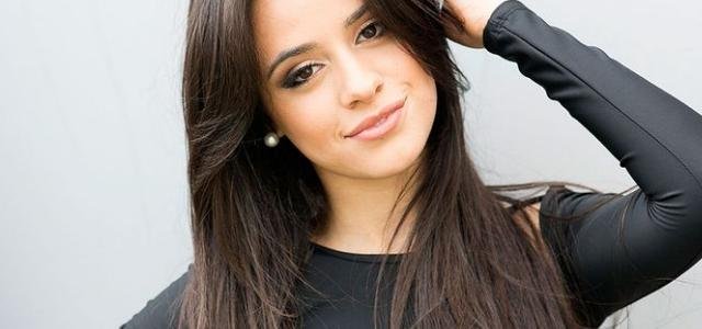 请问OPPO r15广告背景音乐是什么歌啊