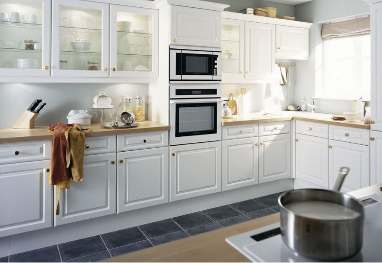 方太橱柜就是方太柏厨么？