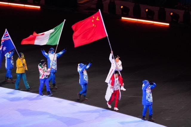 2022北京冬奥闭幕式烟花的路人视角有多震撼?