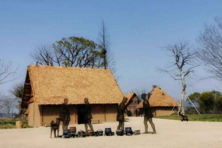 此石柱镇所在的古城出现于多少年前