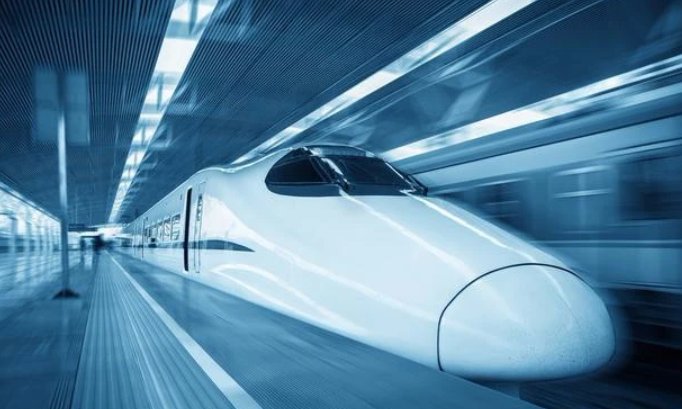 南京南站男子强扒车门致高铁晚点5分钟，男子这一行为合法吗？