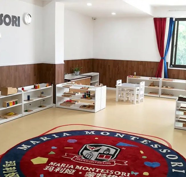 蒙特梭利幼儿园学费是多少钱？