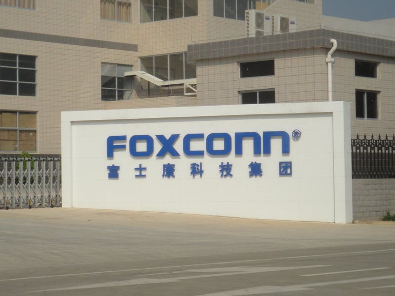 富士康招工高峰期提前,万元奖励“抢人”,在富士康工作有多辛苦?