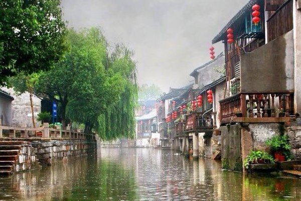 女生说君向潇湘我向秦的意思