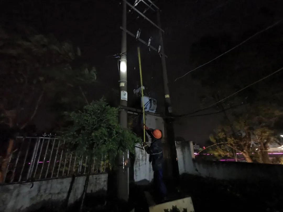 台风黑格比在浙江乐清是几点登陆的，登陆后是几级台风？