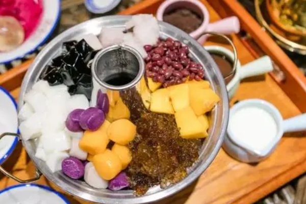 重庆一商家推出火锅奶茶,你喜欢这样的火锅奶茶吗?