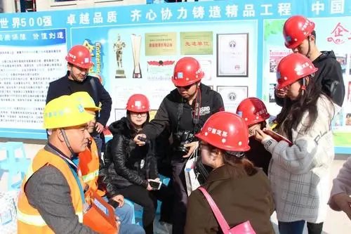 安徽一男子为救工友坠楼致高位截瘫,这名男子的举动有多伟大?