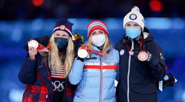 2022北京冬奥闭幕式烟花的路人视角有多震撼?