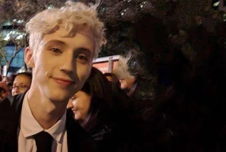 港星张继聪确诊新冠，紧急叫停演唱会，他是如何感染的？