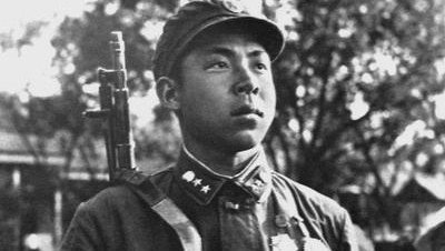 雷锋简介（50字左右）