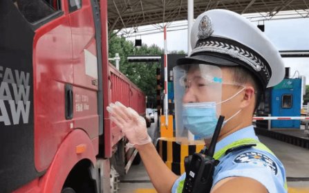 上海疫情形势依然严峻复杂，需要采取什么措施加强防控？