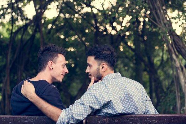 向理来最短的距离是圆的