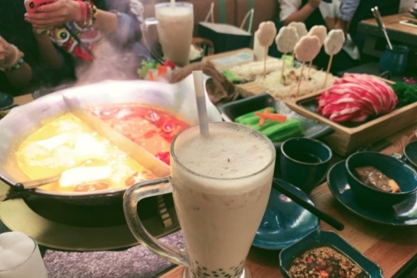 重庆一商家推出火锅奶茶,你喜欢这样的火锅奶茶吗?