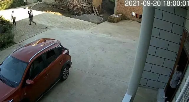 云南昭通一精神病人打伤邻居致人身亡，谁该为这名死者负责？