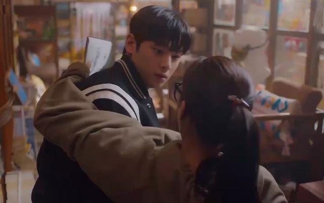 《女神降临》女主最后和谁在一起?