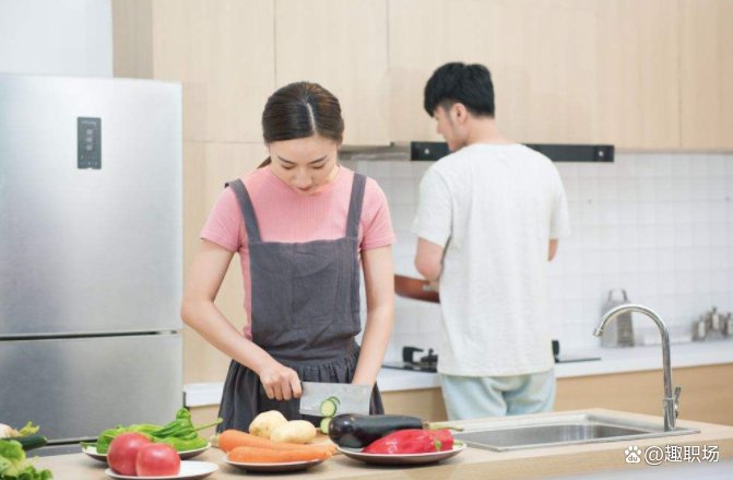 政协委员表示男性找不到对象要转变择偶观，你赞同她的观点吗？