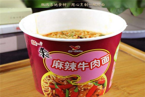 统一在315曝光后，连夜改声明，统一的老坛酸菜包究竟是哪生产的?