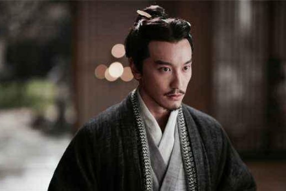 引荐郭嘉的是谁