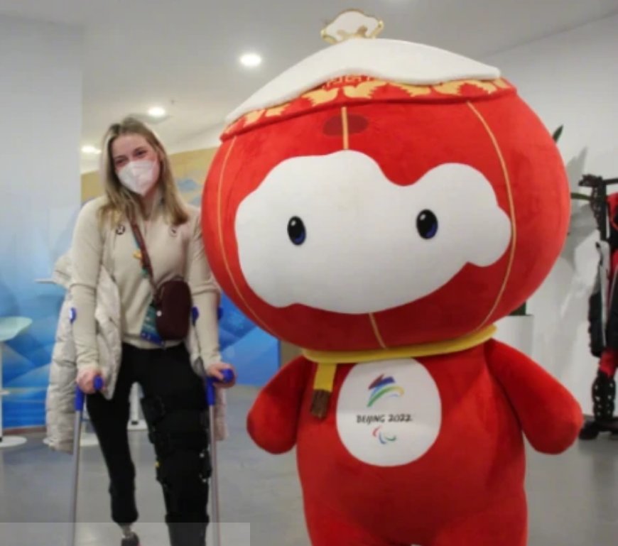 雪容融第一天上班就撞墙了,关于雪容融的搞笑名场面还有哪些?