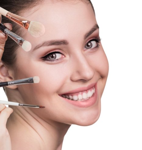 上海一女子化妆太浓高铁人脸识别认不出，这是有效化妆的天花板吗