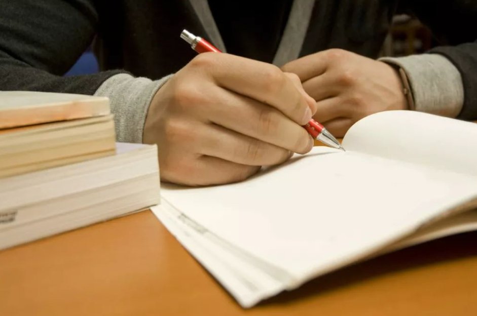 因作弊被抓大学生坠亡，一次补考为何如此看重，大学生有多惧怕挂科？