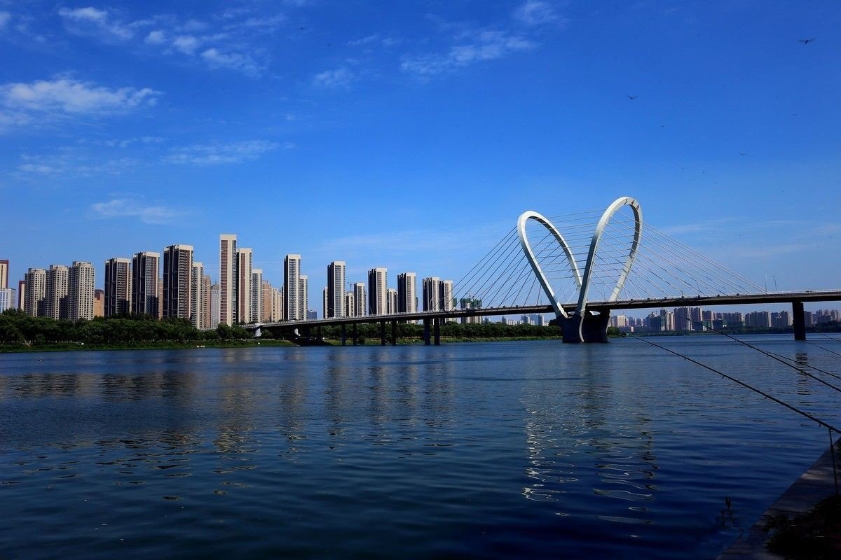 我国宪法规定,国家实行什么经济