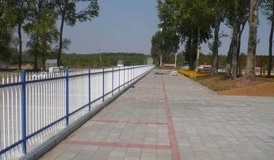 藩篱的拼音和意思