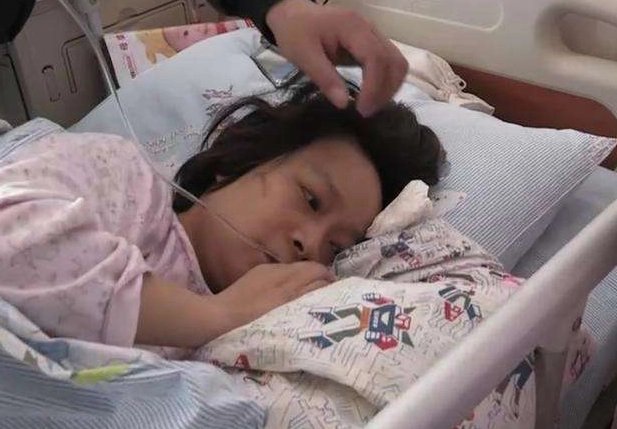 四川一产妇医院门口生孩子，为何没有进入到医院生产？