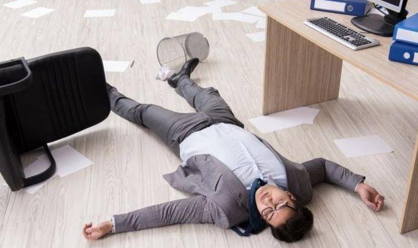 一28岁短视频平台的工程师在冬夜离世了，致其死亡的原因是什么？