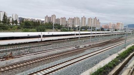 江苏等多地网友发博称遭遇高铁晚点，究竟是什么原因导致的？