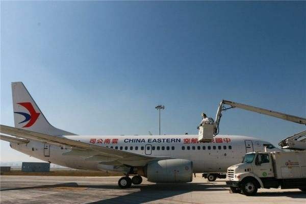 100多名中国乘客滞留美国，疫情下你还敢乘坐飞机吗？