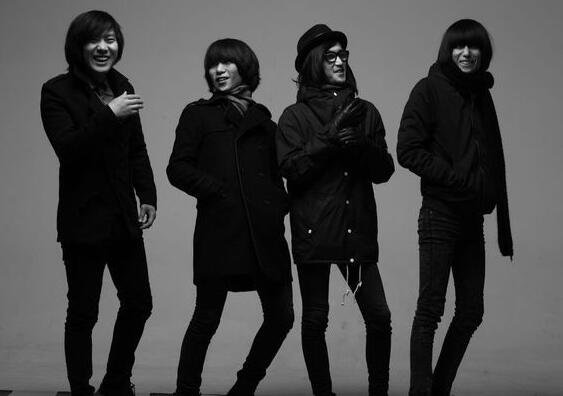 夜空中最亮的星原唱歌手是谁