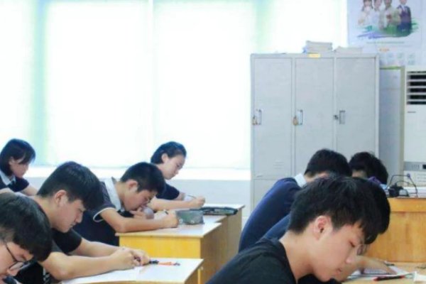 高考复读多少费用